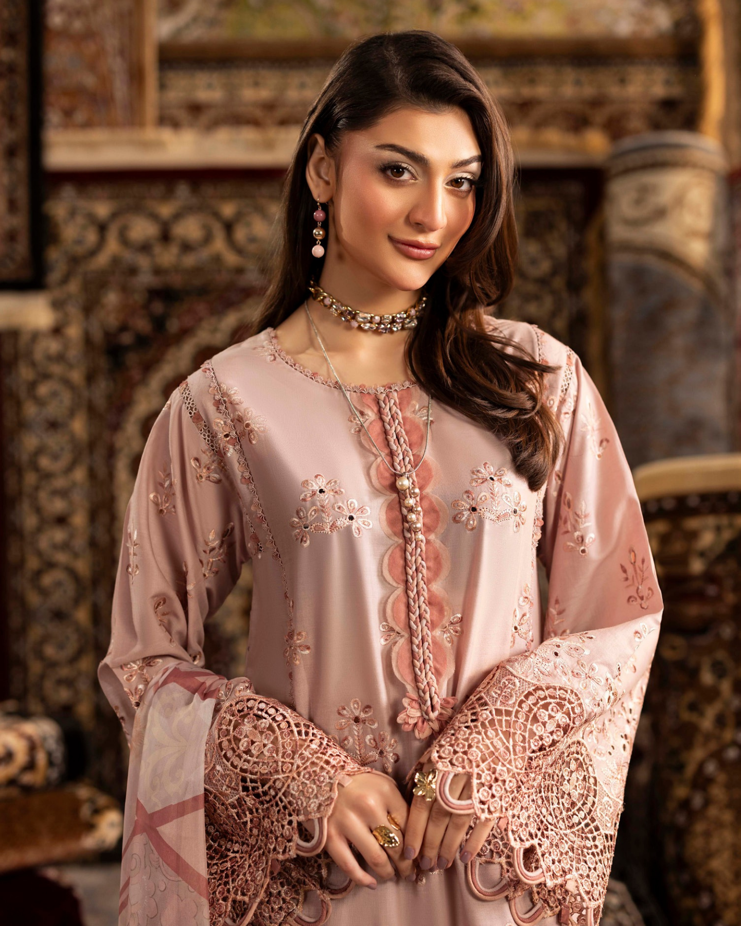 Luxury Embroidered Lawn 3 Piece Suit – Blush Pink
