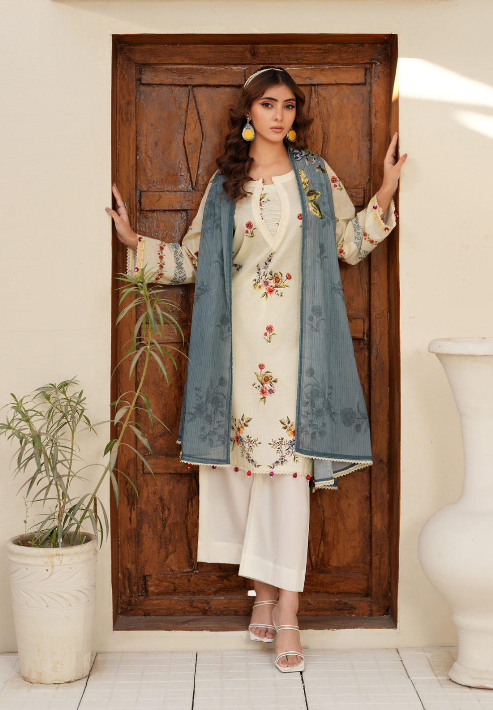 Premium Digital Printed Lawn 3 Piece Suit – Cream Blue