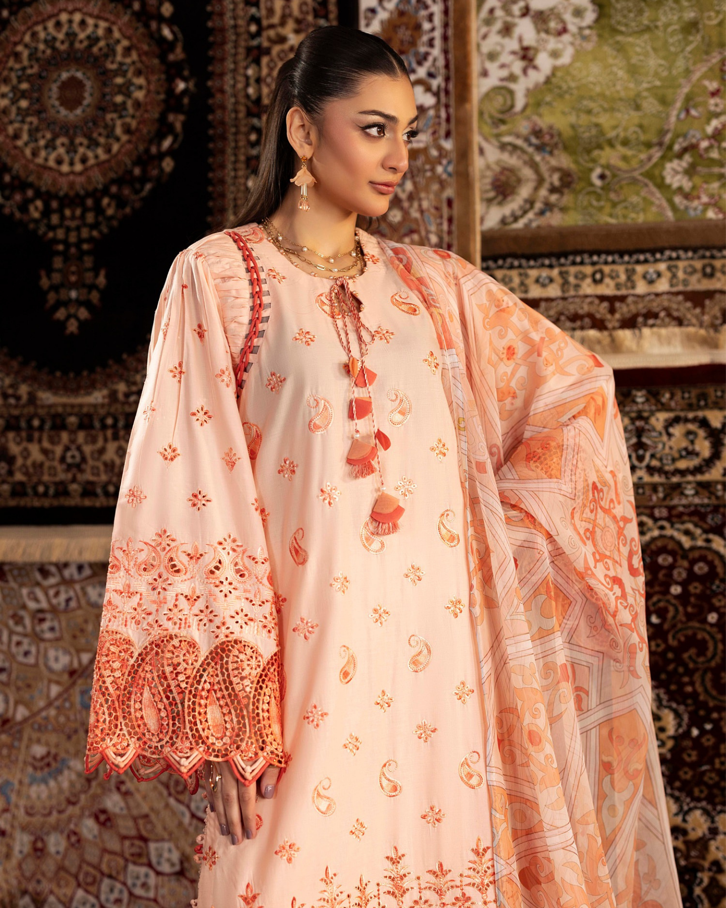 Luxury Embroidered Lawn 3 Piece Suit – Peach