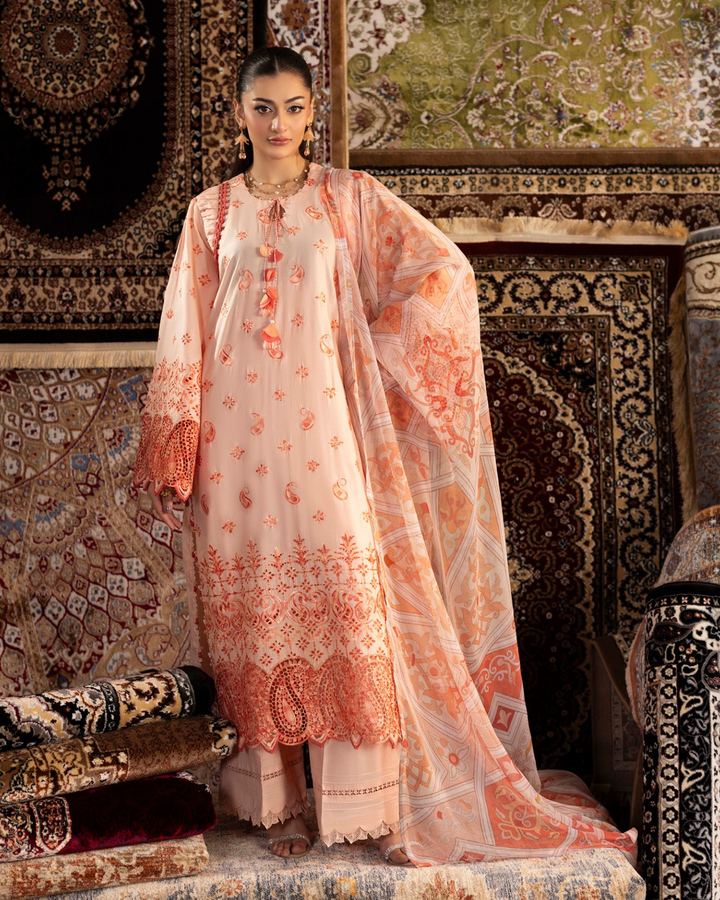 Luxury Embroidered Lawn 3 Piece Suit – Peach