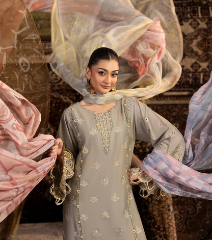 Luxury Embroidered Lawn 3 Piece Suit – Olive Grey